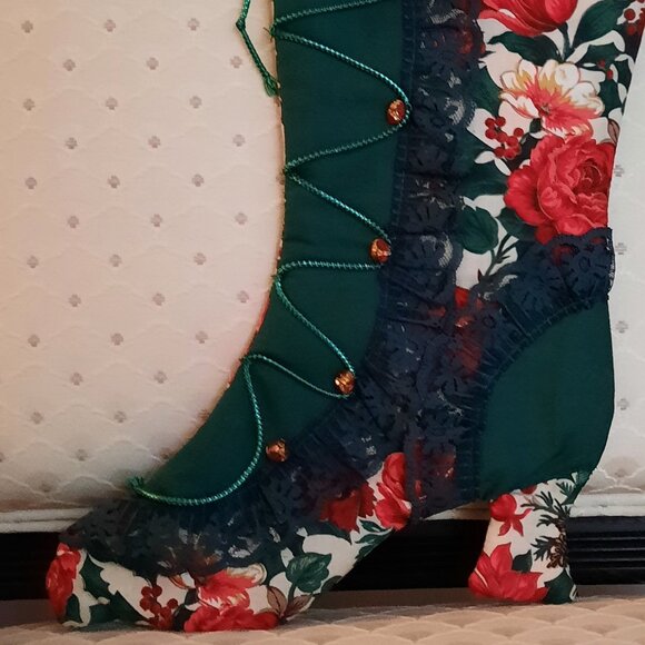 Two Handmade Victorian Christmas Stockings - Picture 5 of 7